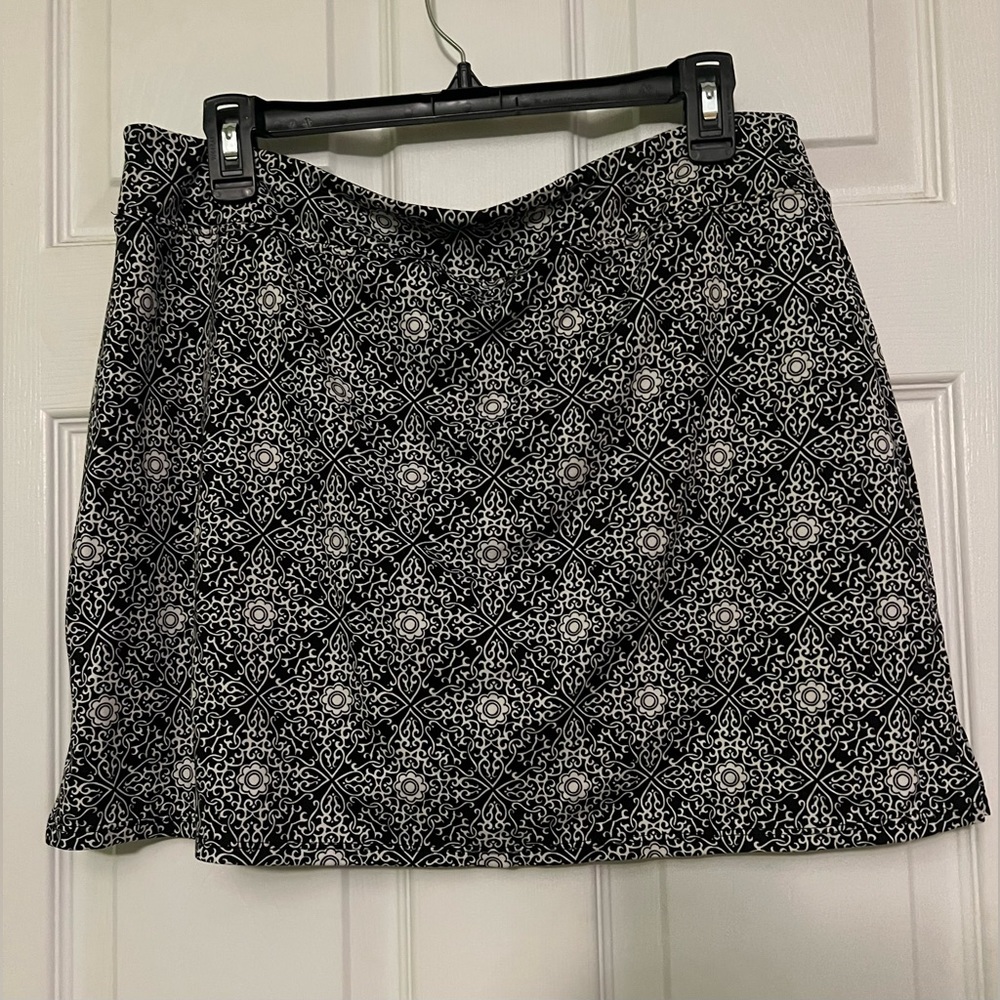 Womens skirt/ with built in shorts